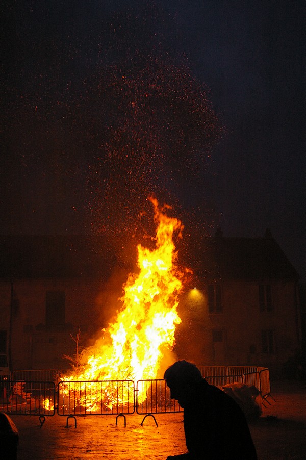 Sapins Galette et cidre: feu de joie sapins 066